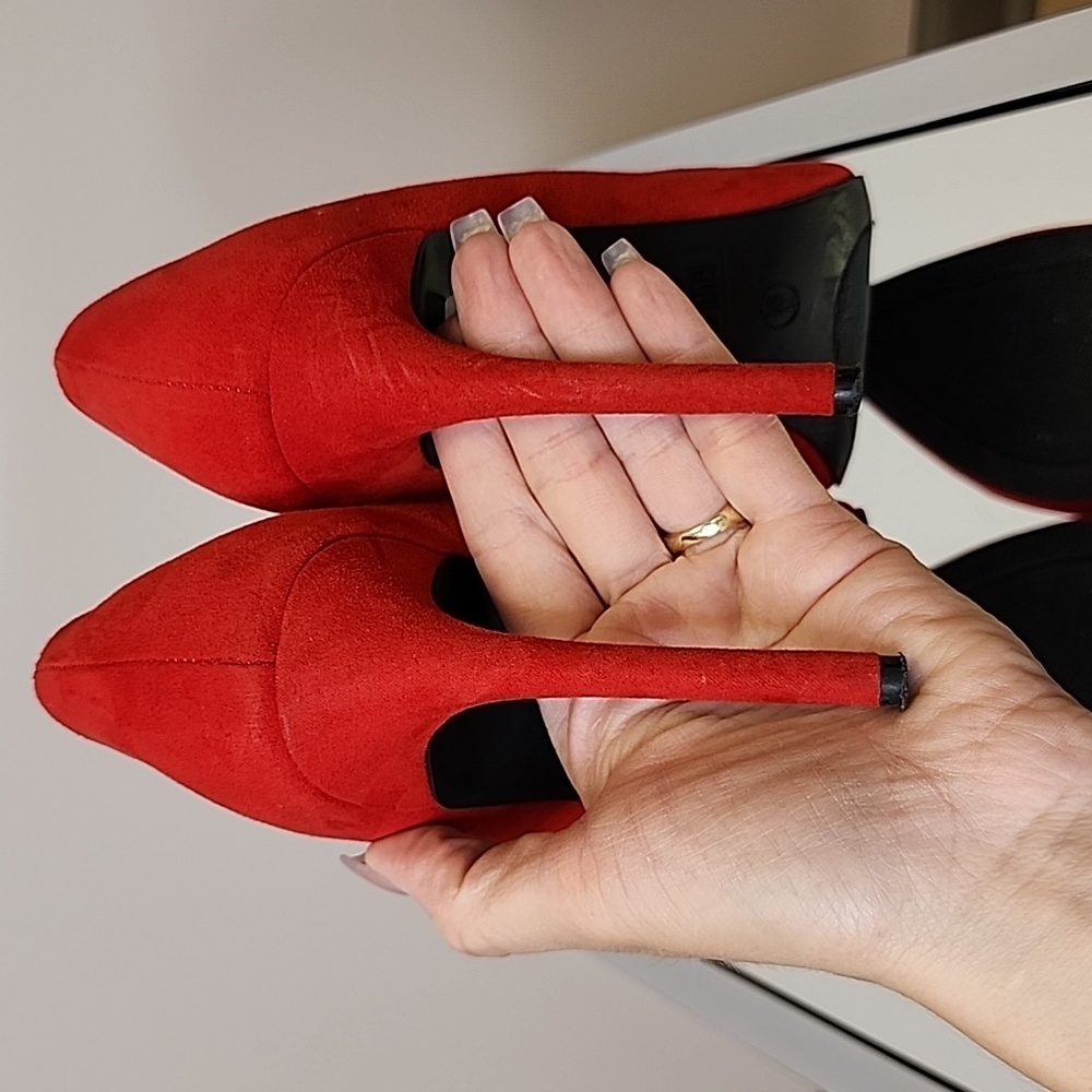 Basic Pumps - Red - image 7